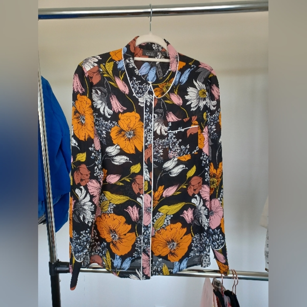 Halogen x Atlantic Pacific Floral Button Down Blouse with Piping Trim - Like New
